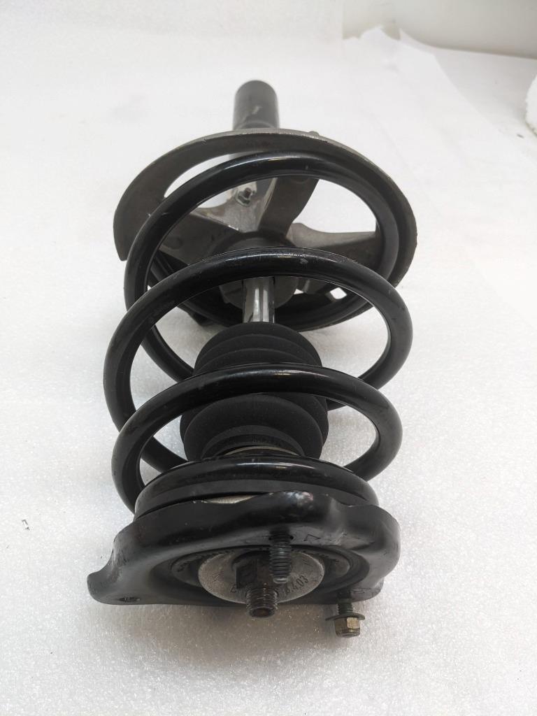 PORSCHE 911/996 LEFT FRONT STURT WITH SPRING 99634304318 USED R23