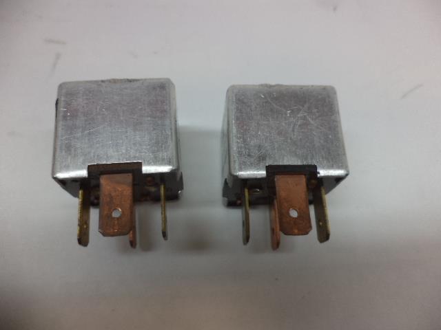 Volkswagen Group Multi Purpose Relay 12v 40a USED GENUINE PAIR 141951253B R23TE