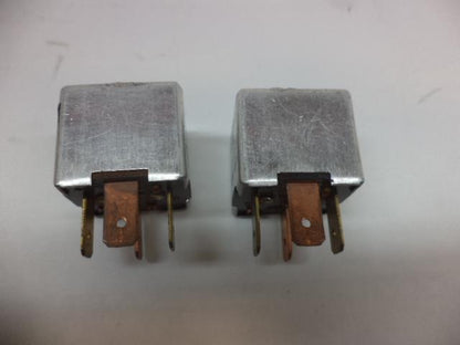 Volkswagen Group Multi Purpose Relay 12v 40a USED GENUINE PAIR 141951253B R23TE
