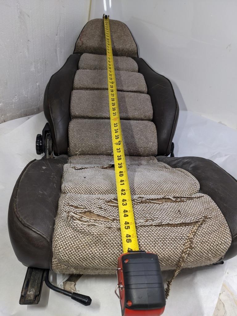 PORSCHE 1981 998 BROWN RECLINING MANUAL SEAT FOR PORSCHE (RIGHT) USED B2