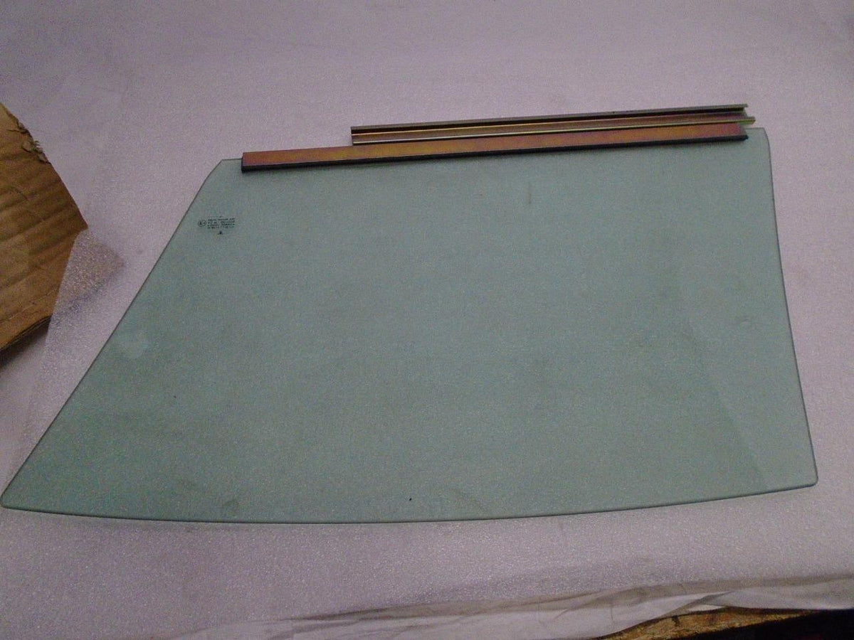 NEW GENUINE 95-98 PORSCHE 911 (993) FRONT RIGHT WINDOW GLASS 993 542 012 01 SR