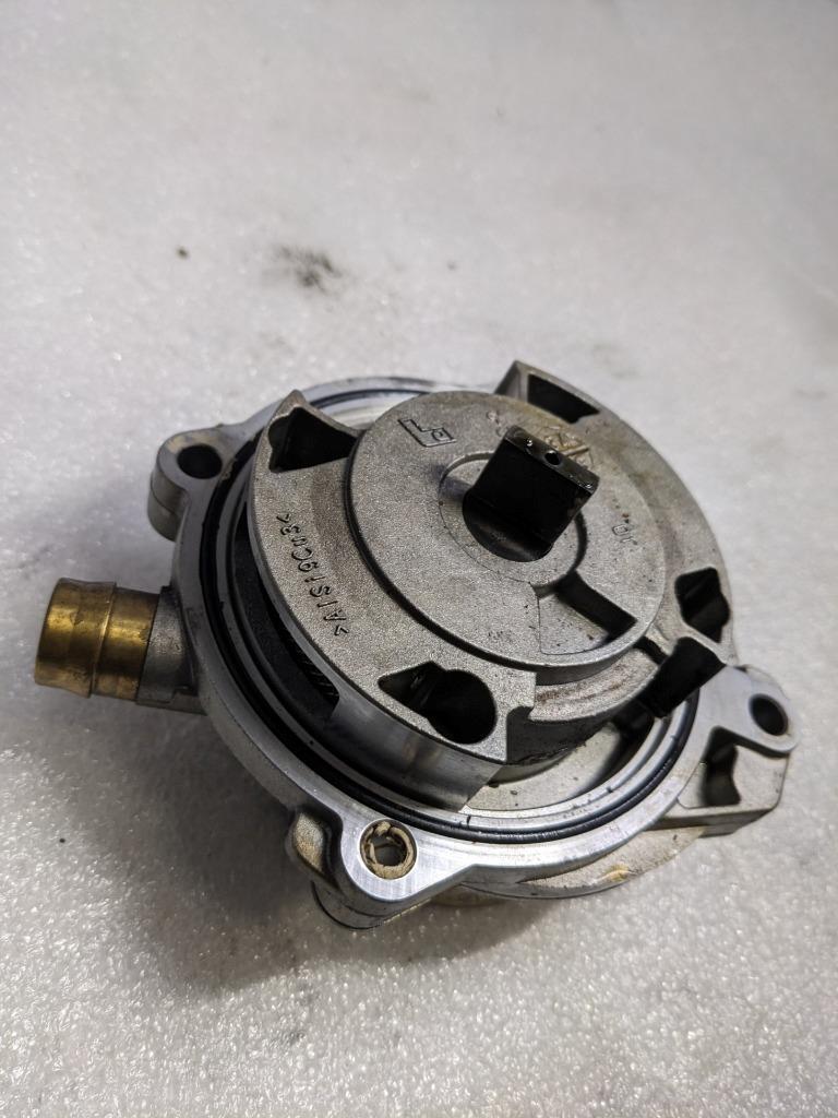 PORSCHE BOXSTER/CAYMAN ENGINE TANDEM VANE TYPE PUMP 99710702202 USED 996B.G.L.