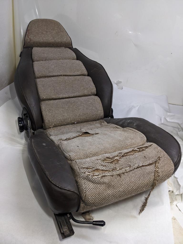 PORSCHE 1981 998 BROWN RECLINING MANUAL SEAT FOR PORSCHE (RIGHT) USED B2
