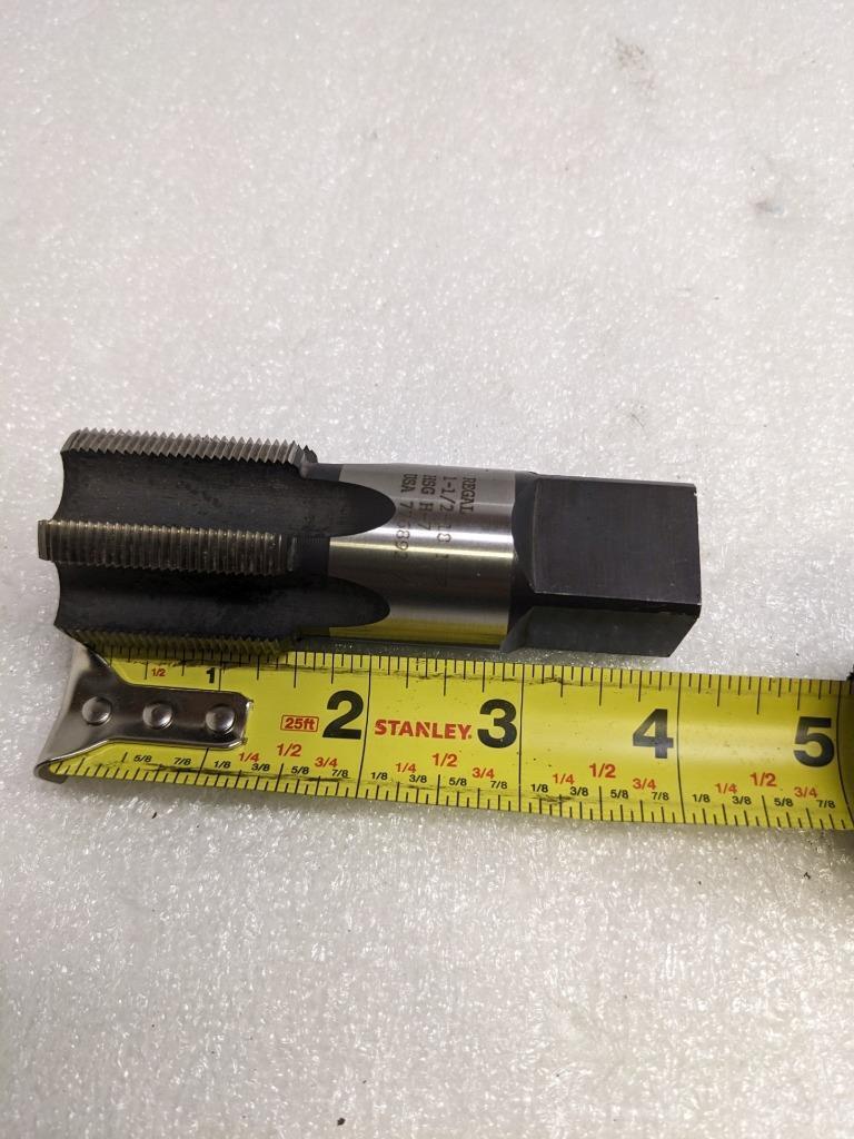 REGAL 1-1/2"-18 NEF PLUG TAP HSG H-7 W/ HALF CASE NEW R22T5