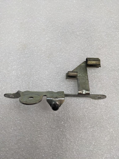 11-15 PORSCHE CAYENNE ENGINE BAY BRACKET MOUNT 94810520201 USED R21SPB