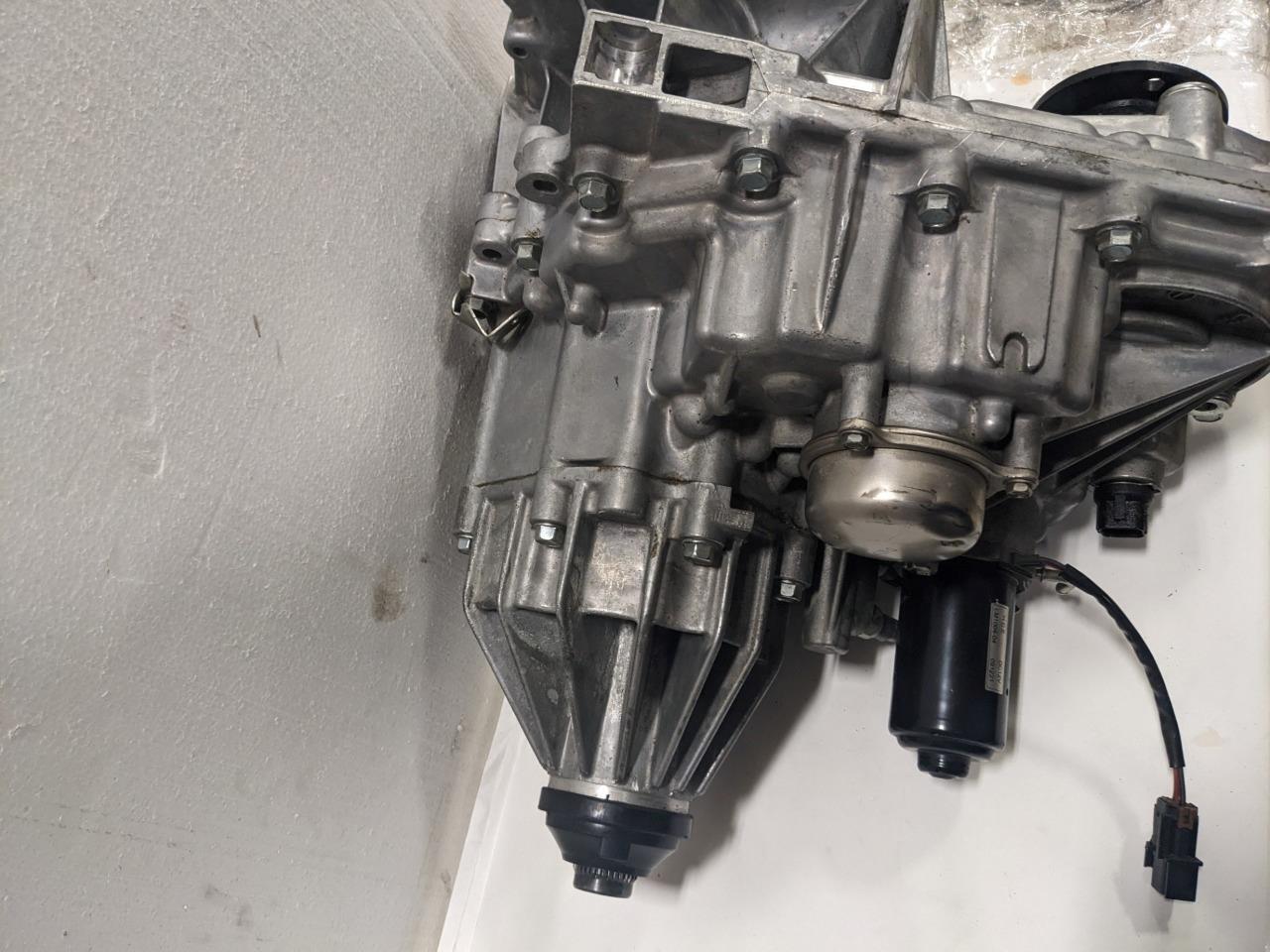 NISSAN ARMADA PATHFINDER 2004-2008 TRANSFER CASE ASSEMBLY 33100-7S110 BSRG1