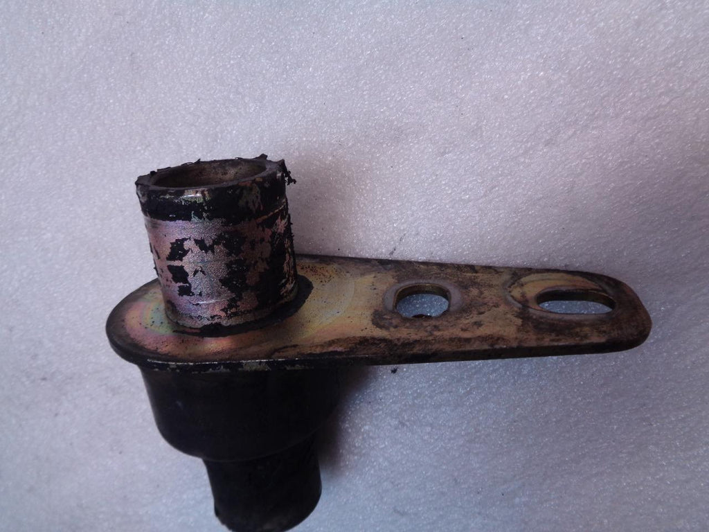 USED GENUINE PORSCHE REAR SPRING PLATE PIECE FOR 911 901 333 003 00 T24T6