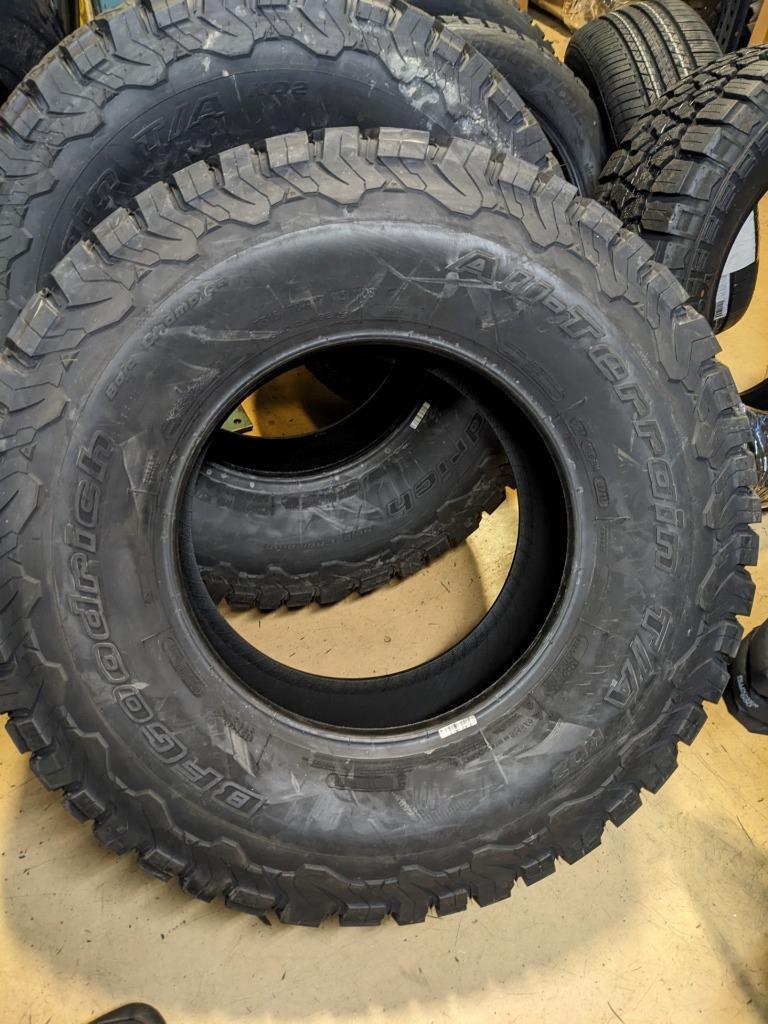 BFGOODRICH ALL TERRIAN T/A KO2 BSW LT 315 70 17 113/110S LRC 6PLY TIRE 08884 CQ1