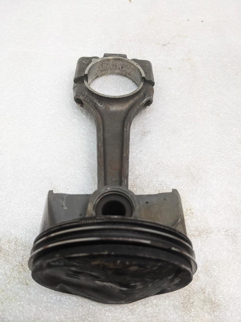 PORSCHE CAYENNE PISTON CONNECTING ROD #4 (CRACKED) 9461191R USED R24