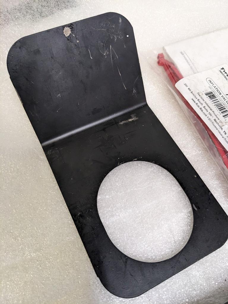 FIRESTONE 2609 RIDE-RITE REAR AIR SPRING KIT FOR 19-20 GMC SIERRA 1500 USED R34