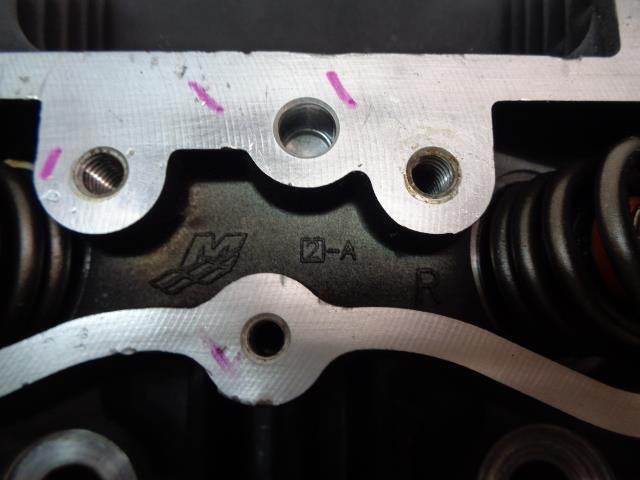 1 USED PAIR OF HARLEY DAVIDSON ROAD KING 2006 CYLINDER HEADS R16