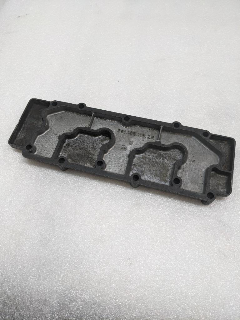 PORSCHE 911/996 70-89 ORIGINAL ALUMINUM LOWER VALVE COVER 9011051162R 996BGL2T2