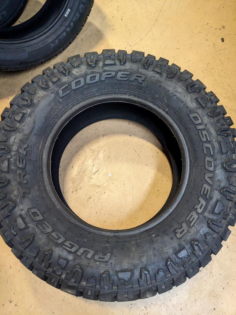 COOPER DISCOVERER RUGGED TREK LT 265 70 17 121/118Q LRE 10PLY TIRE 170055007 CQ2