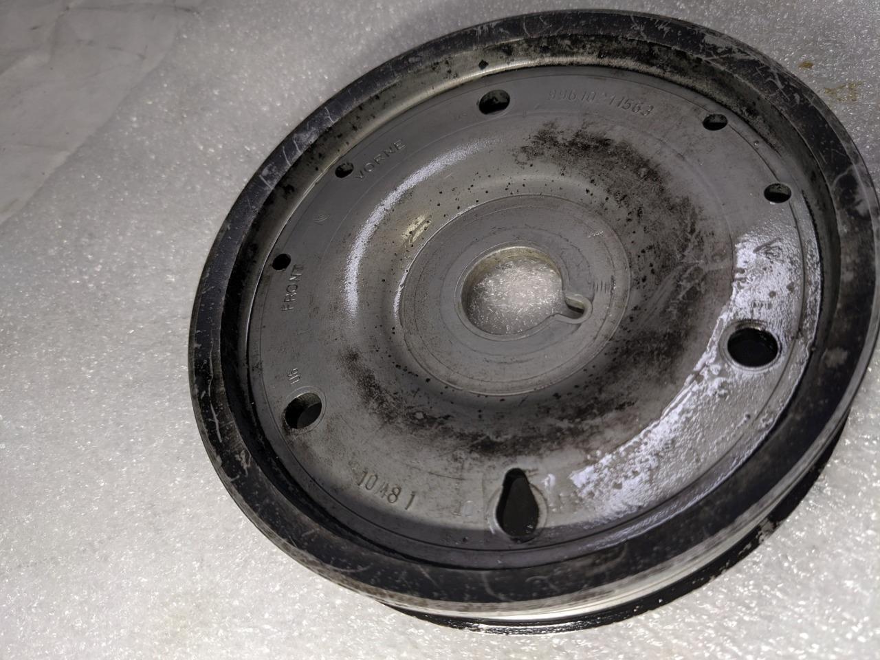 PORSCHE 911/996 3.6L PULLEY/CRANKSHAFT 99610211563 USED 996B.G.L.