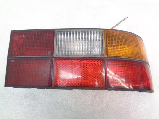 PORSCHE 477945214 RIGHT TAIL LIGHT LENS FOR 924S/944/944S/944 TURBO USED R20