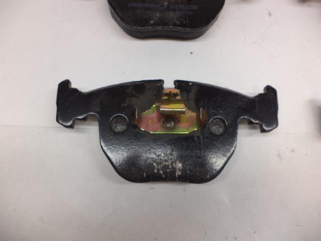 BRAND NEW MINTEX MDB2280 FRONT BRAKE PADS R5
