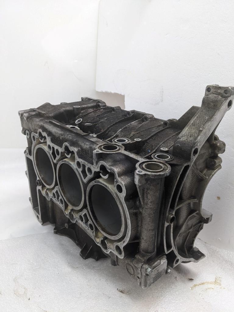 PORSCHE 911/996 RIGHT SIDE ENGINE BLOCK 9961011460R USED B2