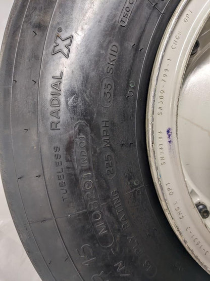 GOODRICH INBOARD WHEEL AND MICHELIN TIRE  30X8.8-15 HUB BORE 77MM 3-1531-3 B2