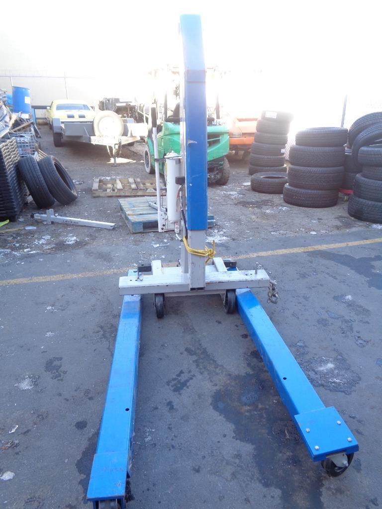 OTC 1820 4400LB DELUXE STEEL FLOOR CRANE 85" Ht 41-1/2" Lg 41-1/2" Wd