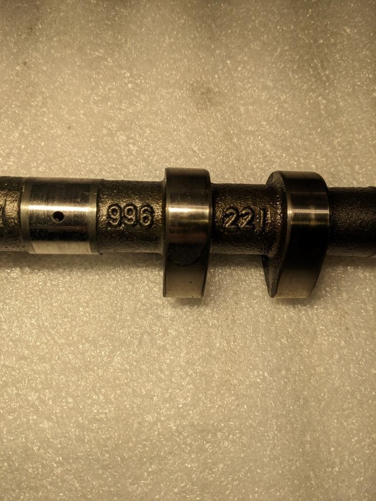 PORSCHE 911 996 (1998-2005) CAMSHAFT INTAKE (CYLINDER4-6) 996221 USED 996B.G.L.