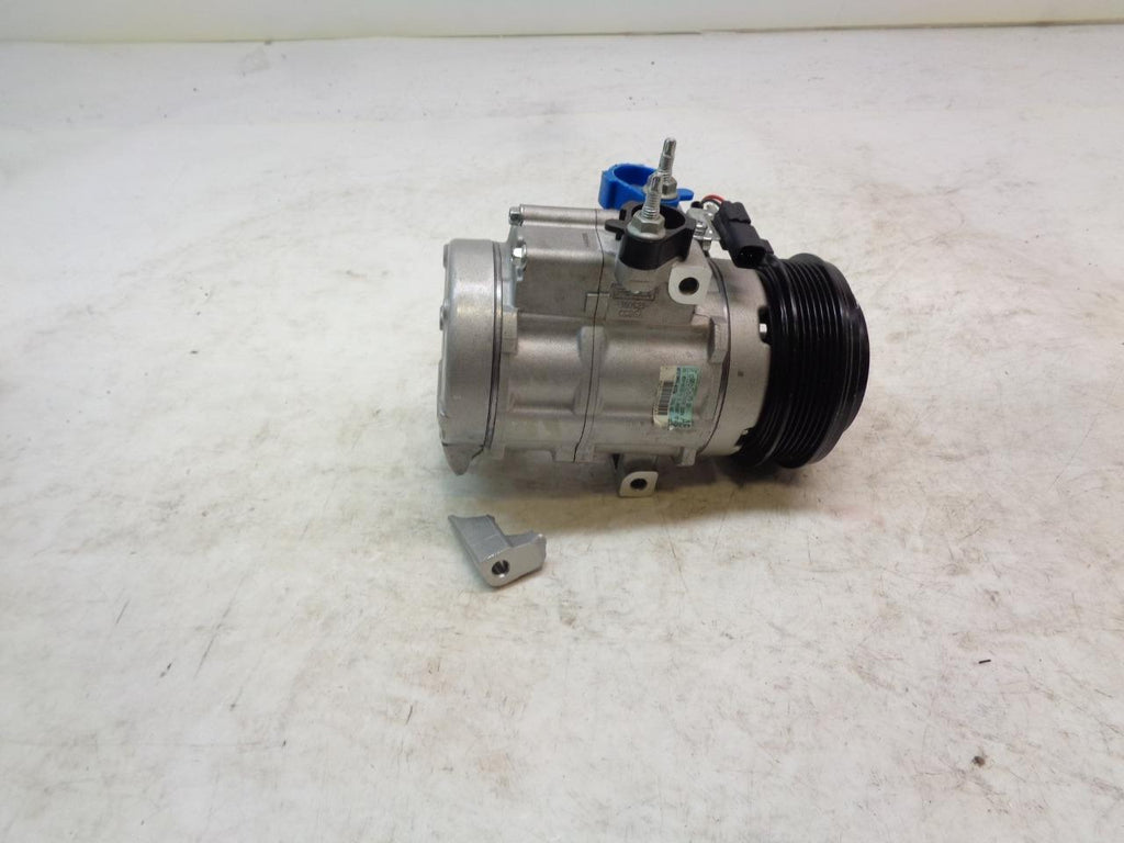 NEW FoMoCo 7C3T-19D629-CB AC COMPRESSOR FS-20 FORD EXPEDITION 5.6L 07-PRESENT R1