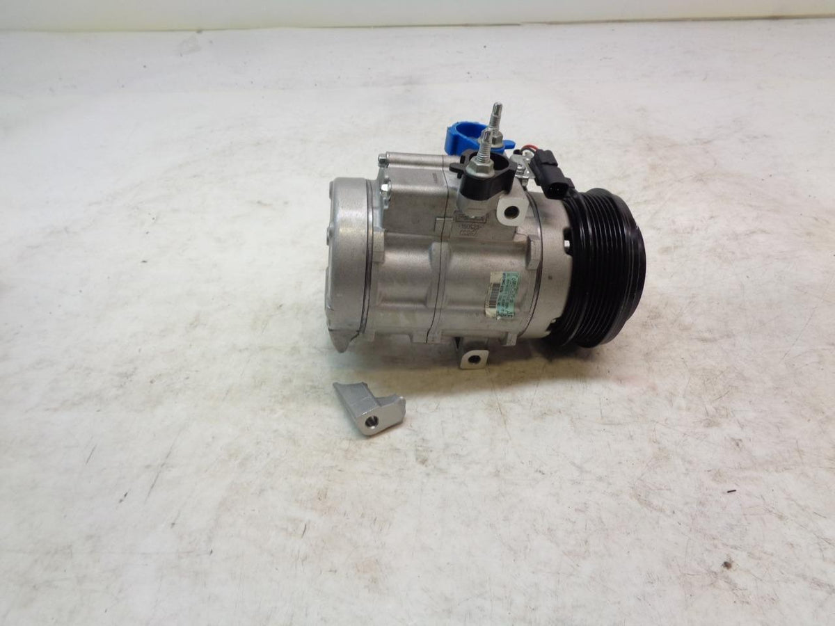 NEW FoMoCo 7C3T-19D629-CB AC COMPRESSOR FS-20 FORD EXPEDITION 5.6L 07-PRESENT R1
