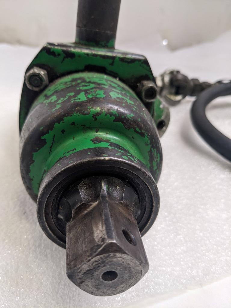 CLECO PNEUMATIC AIR IMPACT WRENCH 1-1/2'' SQUARE DRIVE 1201-3002 FT/LB USED R22