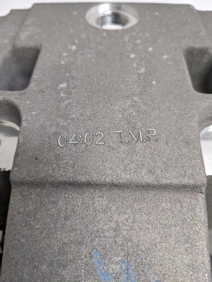 JOHN DEERE CE20020 ROW UNIT GEAR CASE HOUSING NEW I2