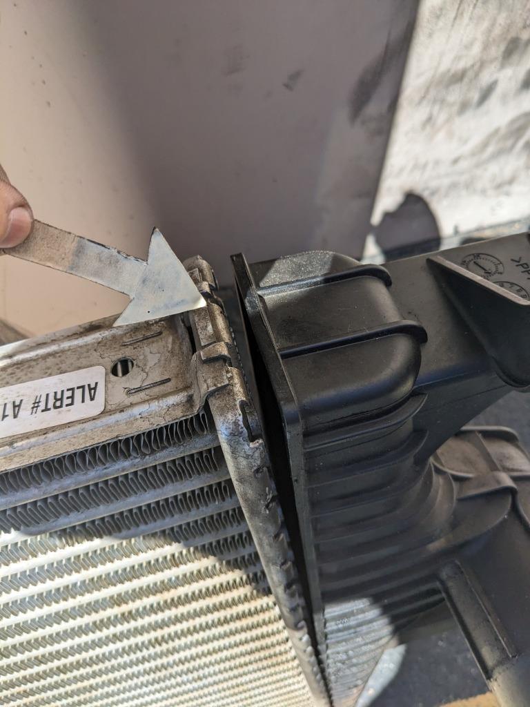 FORD 4C3Z-6K775-BA INTERCOOLER ASSEMBLY FOR 04 EXCURSION/F250SD-F550SD USED B2