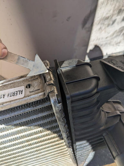 FORD 4C3Z-6K775-BA INTERCOOLER ASSEMBLY FOR 04 EXCURSION/F250SD-F550SD USED B2