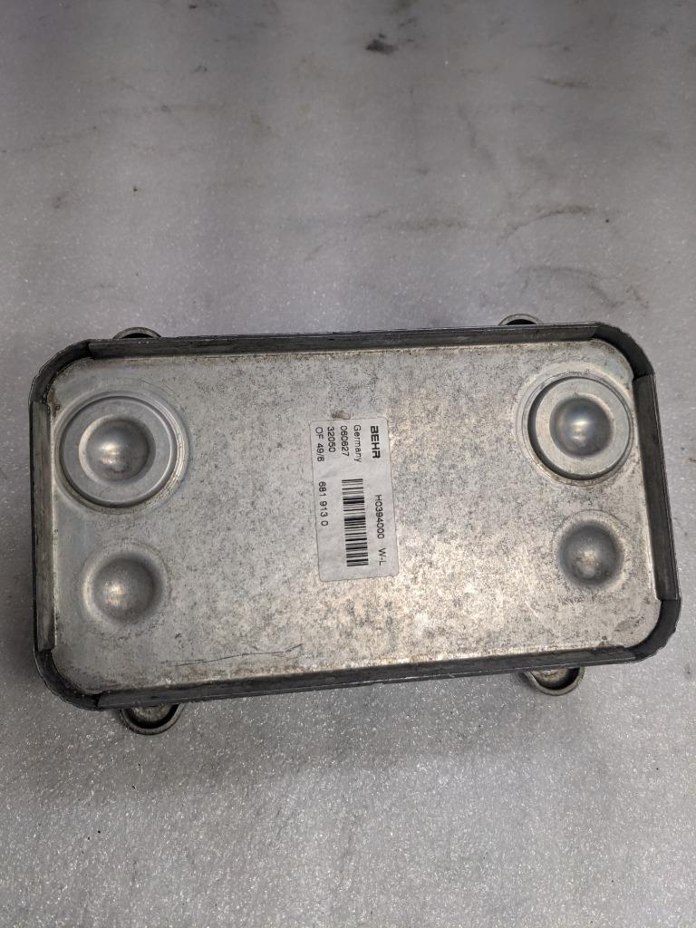 PORSCHE CAYENNE 4.5L ENGINE OIL RADIATOR COOLER 6819130 USED 996BGL