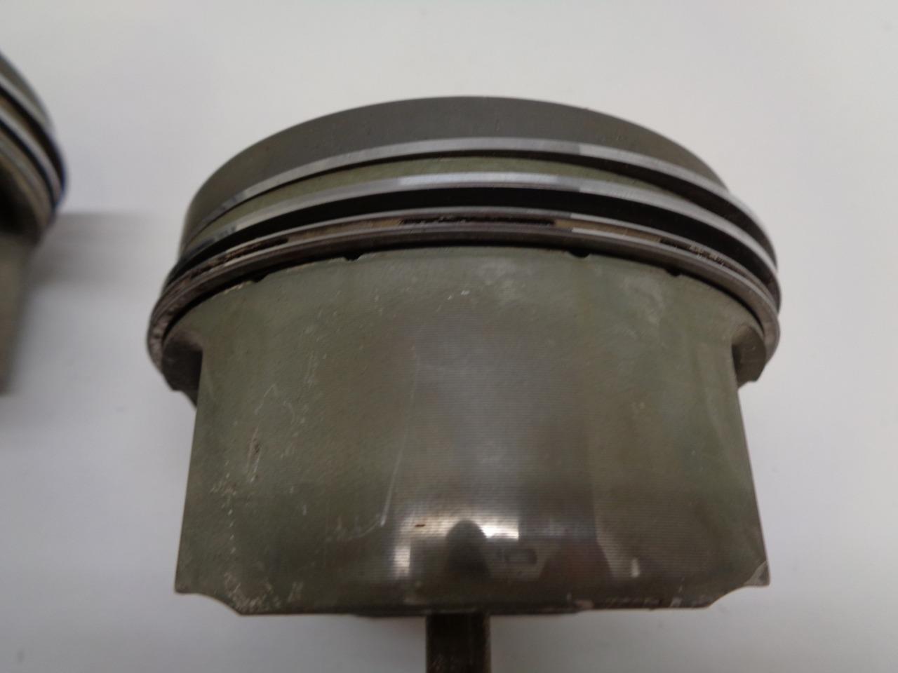 4 USED GENUINE PORSCHE 968 PISTONS WITH CONNECTING RODS 944 103 111 1R R24T5