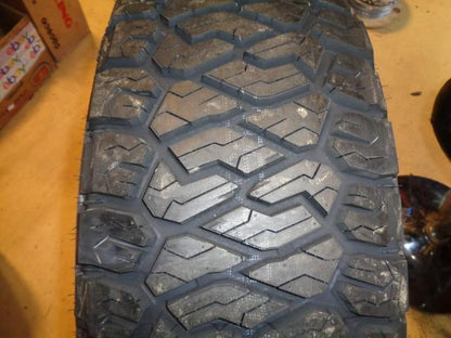 MAXXIS RAZR A/T-811 LT 295 70 18 129/126S LRE 10PLY TIRE TL00049300 BQ4