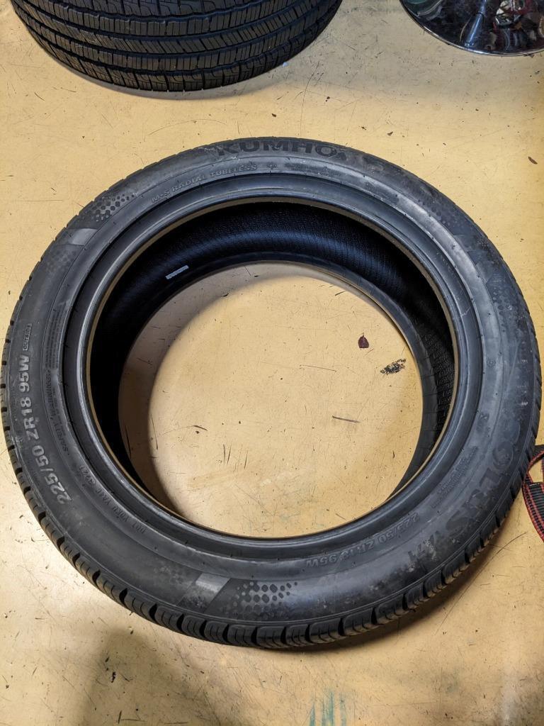 KUMHO SOLUS TA71 P 225 18 95W SL TIRE 2169753 BQ4