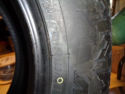 MAXXIS RAZR A/T-811 LT 295 70 18 129/126S LRE 10PLY TIRE TL00049300 BQ4