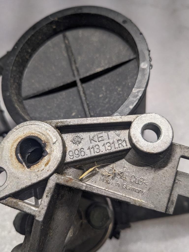 PORSCHE 911/996 VALVE VACUUM RESERVOIR PUMP 996113131R  USED 996BGL