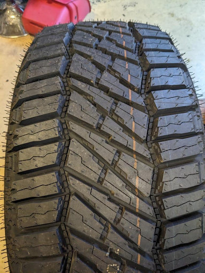 MILESTAR PATAGONIA XT BSW LT 305 55 20 125/122Q LRF 12PLY TIRE 227897104 CQ2