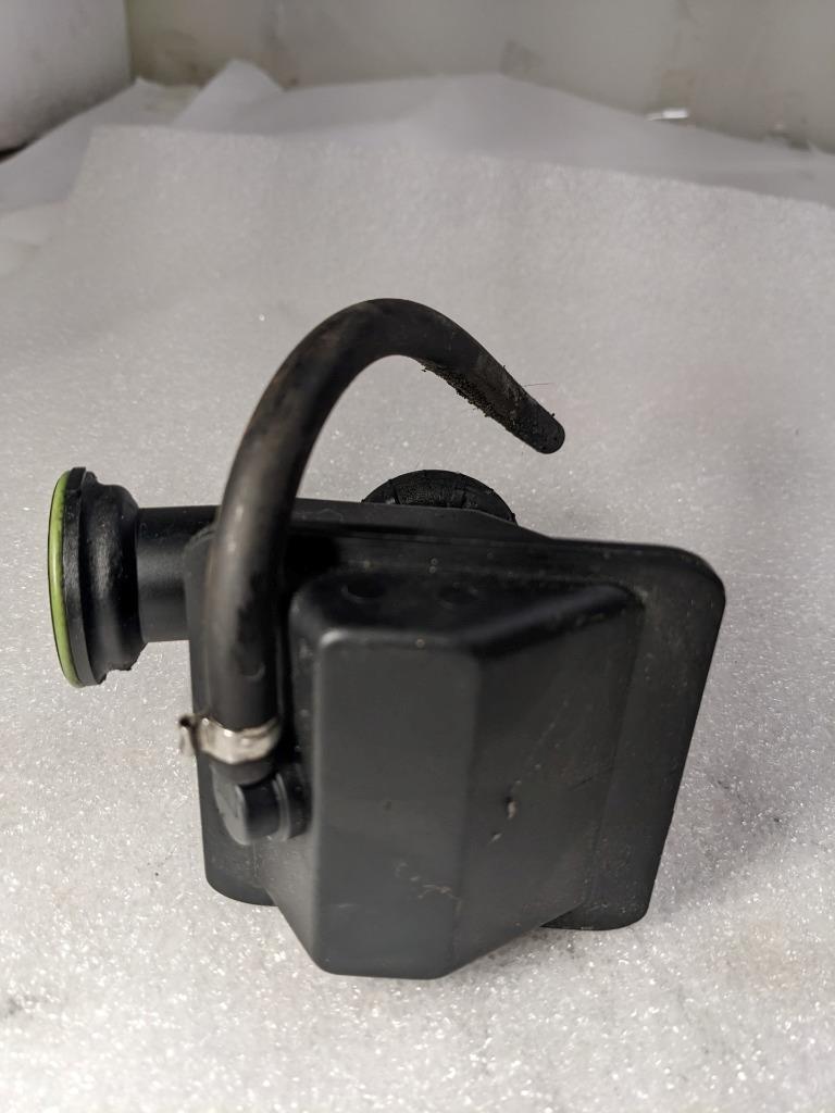 PORSCHE CAYMAN POWER STEERING HYDRAULIC FLUID RESERVOIR 98731422500 USED 996B.GL
