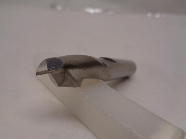 1 NEW BASSETT B52045 END MILL 1/2 2FI CARBIDE R22BC