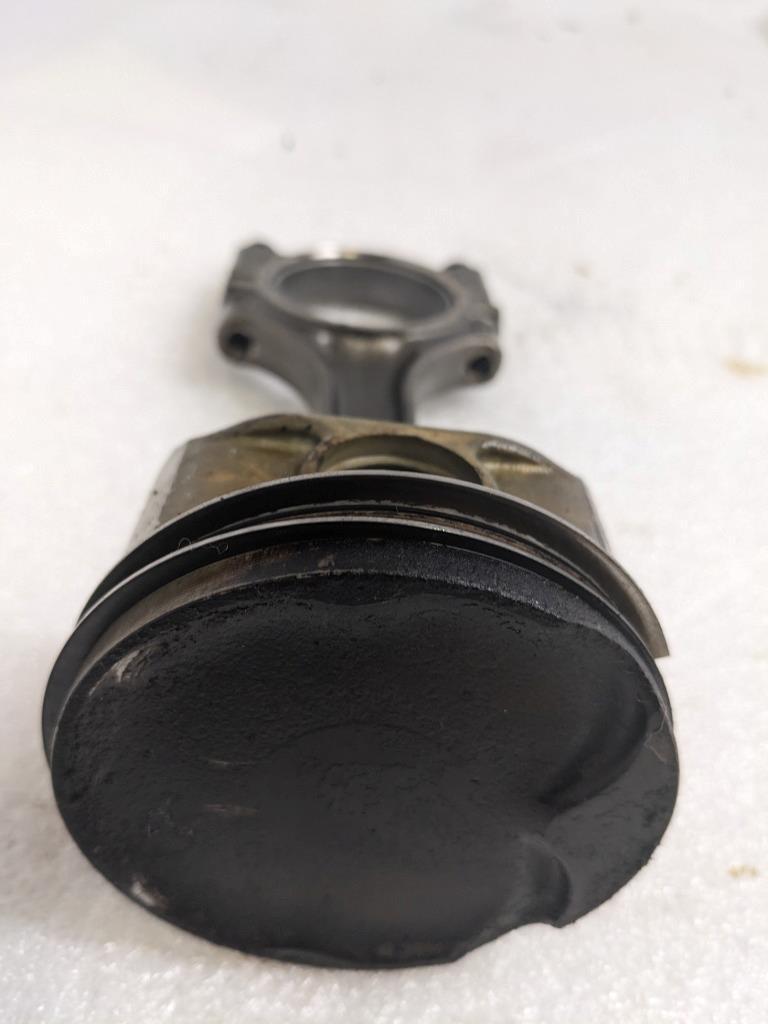 PORSCHE 996/911 CONNECTING PISTON RODS 9961031028R #5 USED 996BGL2T2