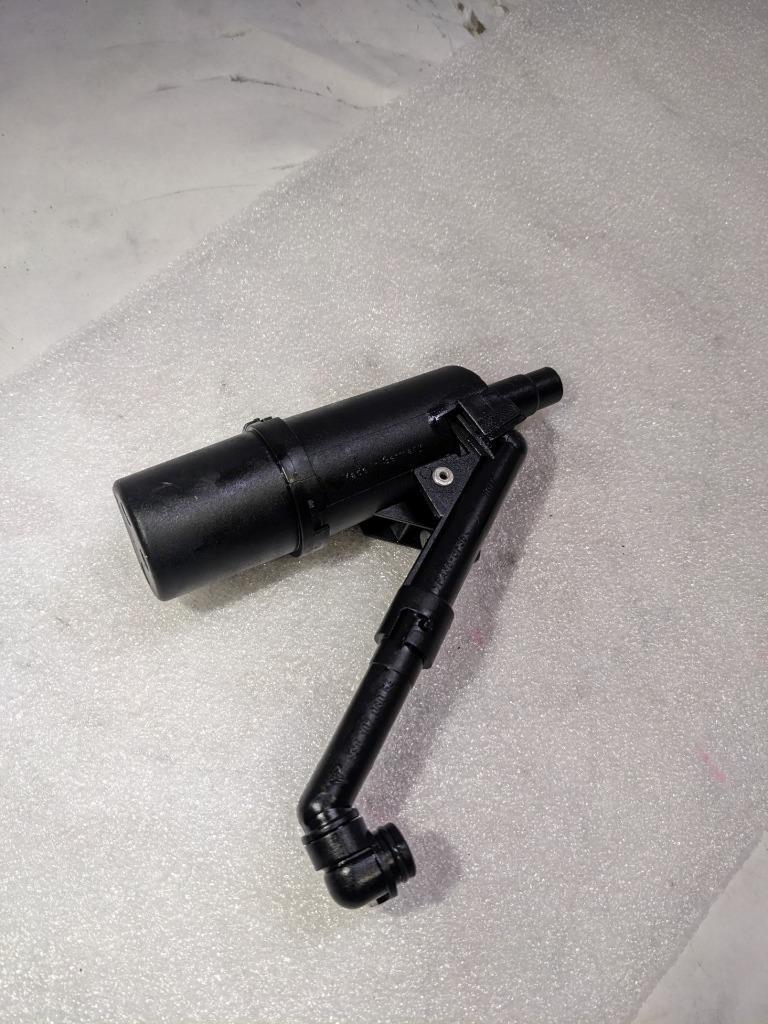 PORSCHE 911 996 ENGINE OIL SEPERATOR 1999-2000 PORSCHE 99610708054  USED 996BGL