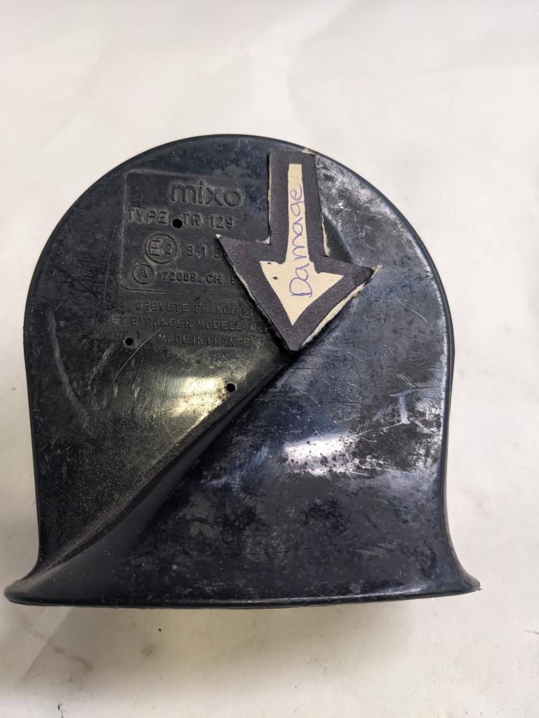 PORSCHE 84-91 944 LOW PITCH TONE ELECTRIC HORN SIREN MIXO TR129 #4 USED R21T2