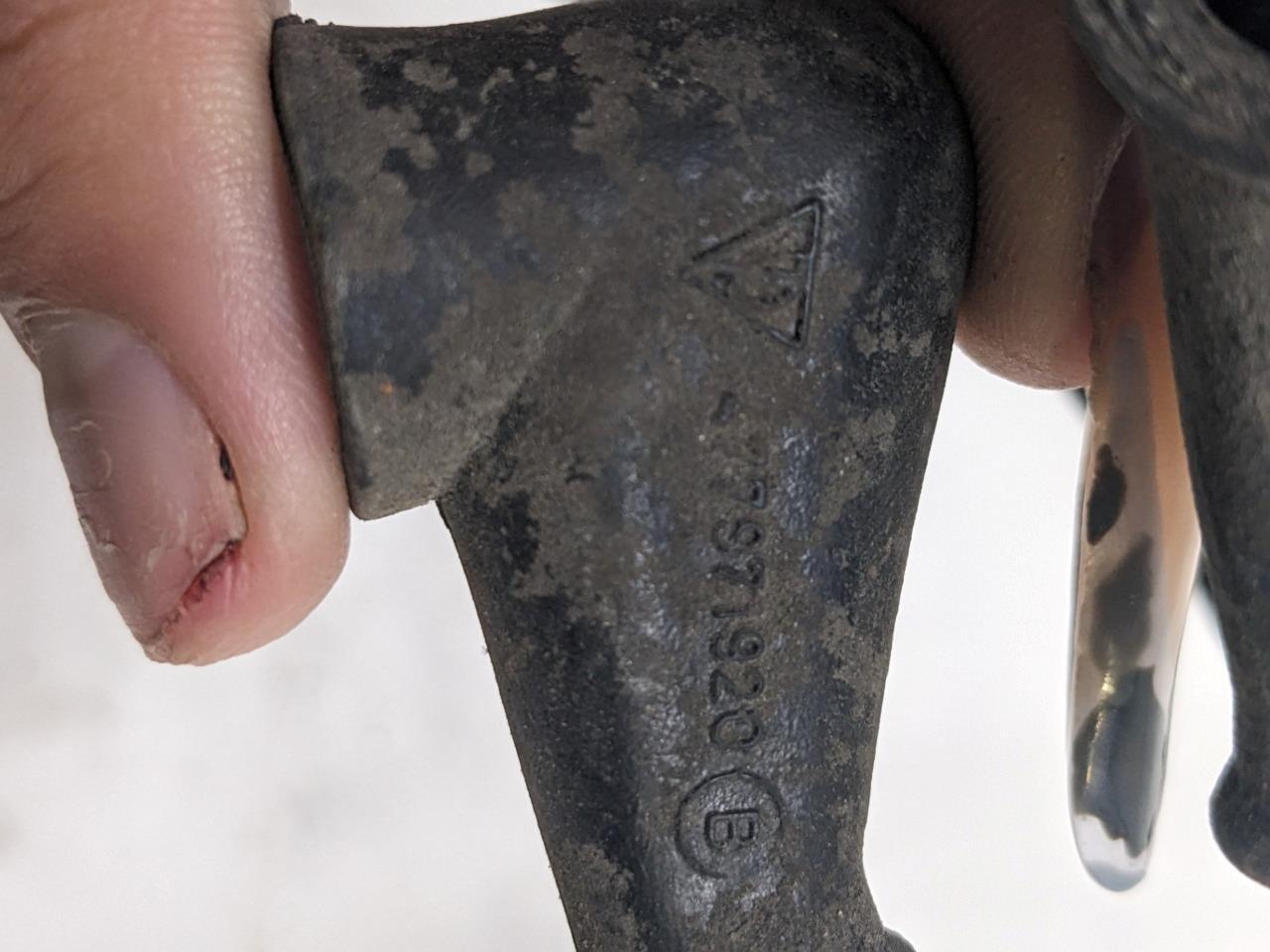 PORSCHE 84-91 944 LOW PITCH TONE ELECTRIC HORN SIREN MIXO TR129 #6 USED R21T2