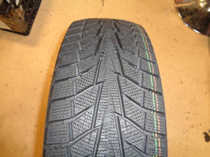 NOS HANKOOK WINTER ICEPT IZ2 P 205 65 15 94T SL SNOW/WINTER TIRE 1020340 BQ3