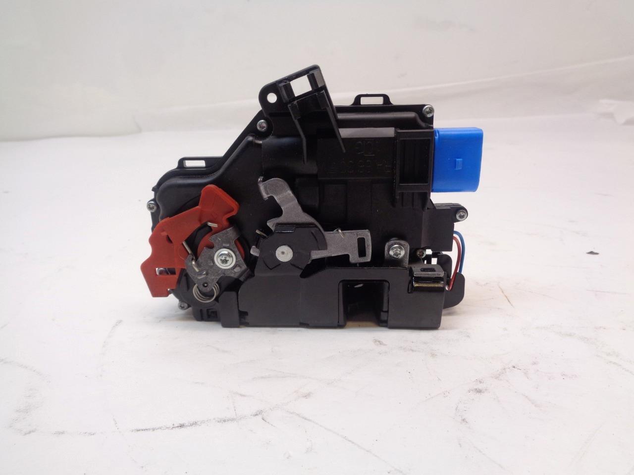 GENUINE PORSCHE 911 CARRERA BOXSTER LEFT DOOR LOCK MECHANISM 3D1837015 R23TE