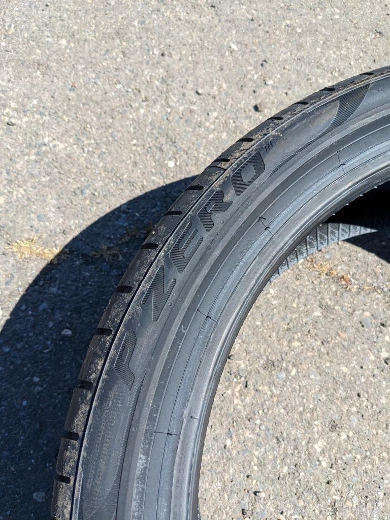 2 PIRELLI P ZERO PZ4 LUXURY (*) (KS) (RSC) P 225 40 19 93T XL TIRES 2750900 CQ3