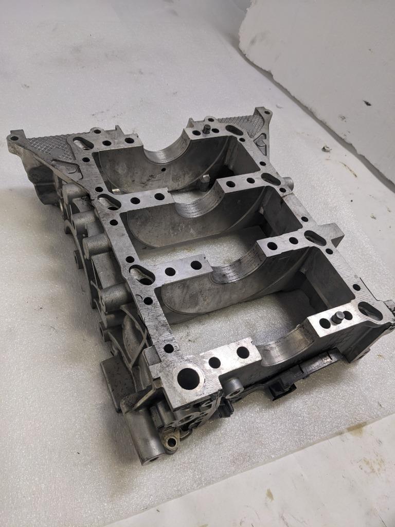 PORSCHE MACAN 2016 3.0 PETROL ENGINE BLOCK 9461011137R USED I2