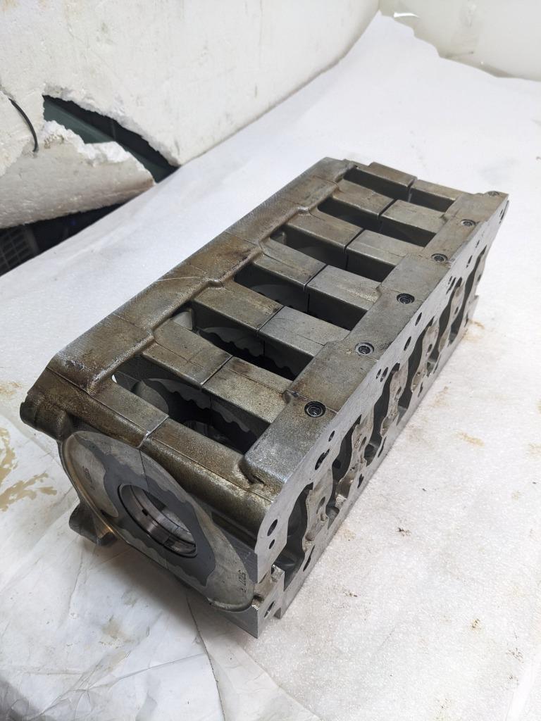 PORSCHE 986/987 BOXSTER CRANKSHAFT CASE ASSEMBLY 9961011128R USED 996BGL2