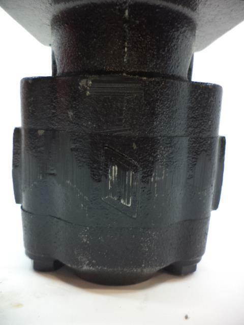 NEW CASE AGRICULTURE PARKER HYDRAULIC MOTOR GEAR PUMP 00409411 4BOLT FLNG 14 SPL