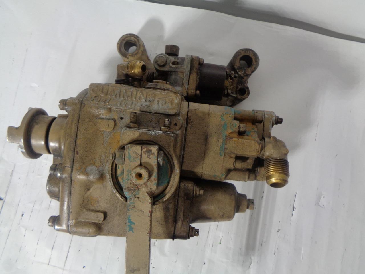 CUMMINS AFC INJECTION PUMP WITH CUMMINS FUEL PUMP DAMPER COVER 153338 USED R13